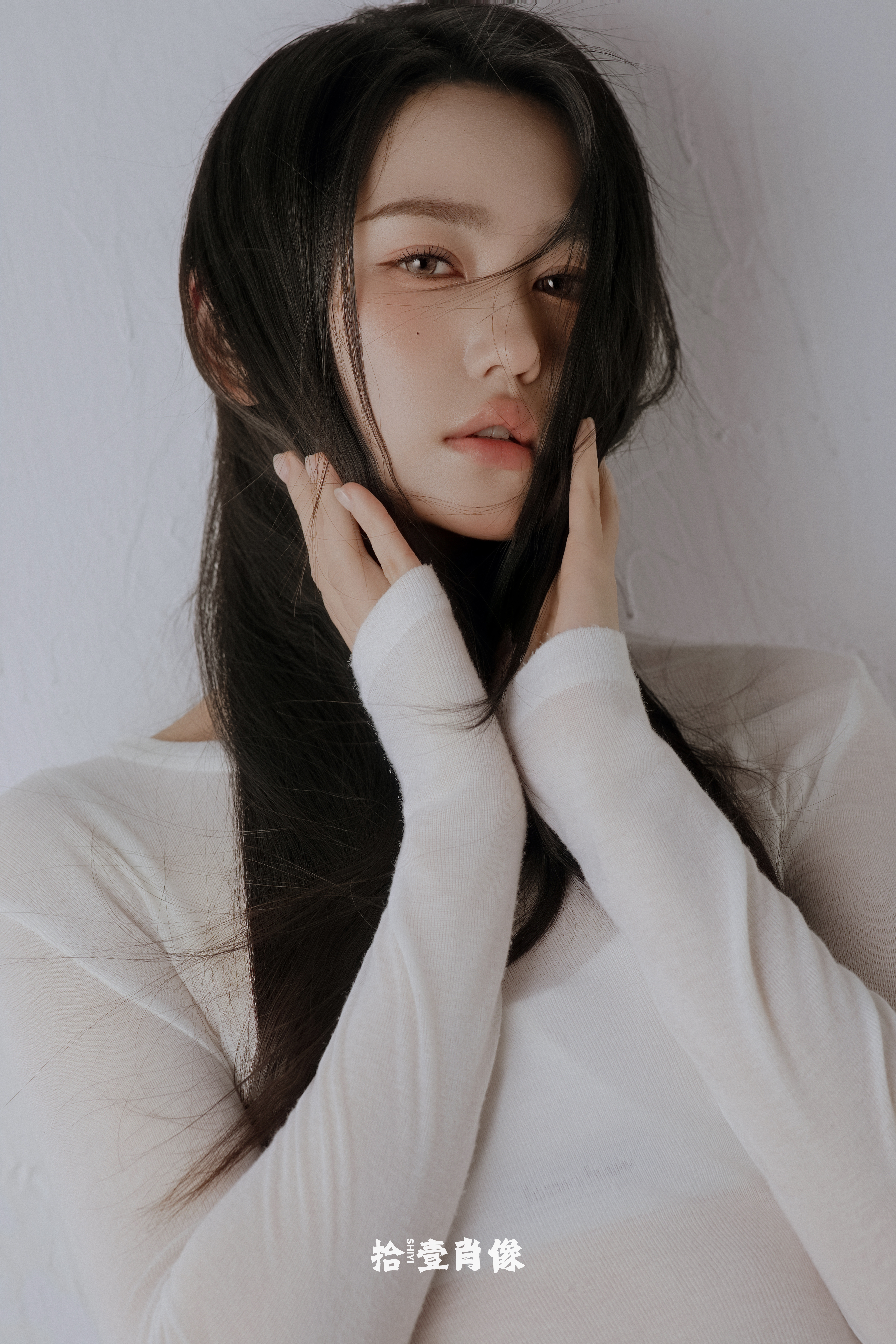 清冷人像